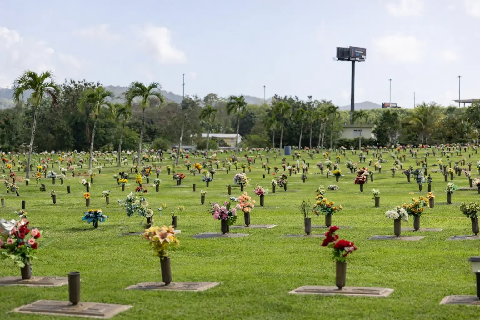 Vista panorámica del Cementerio Borinquen Memorial Parks I en Caguas